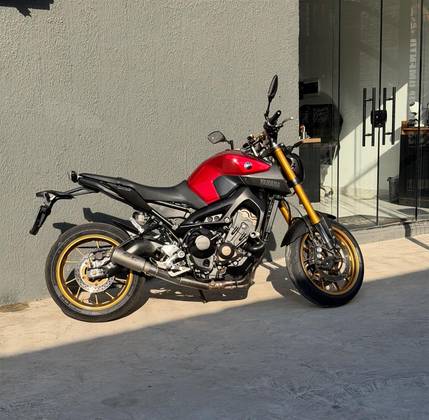 YAMAHA MT-09 
